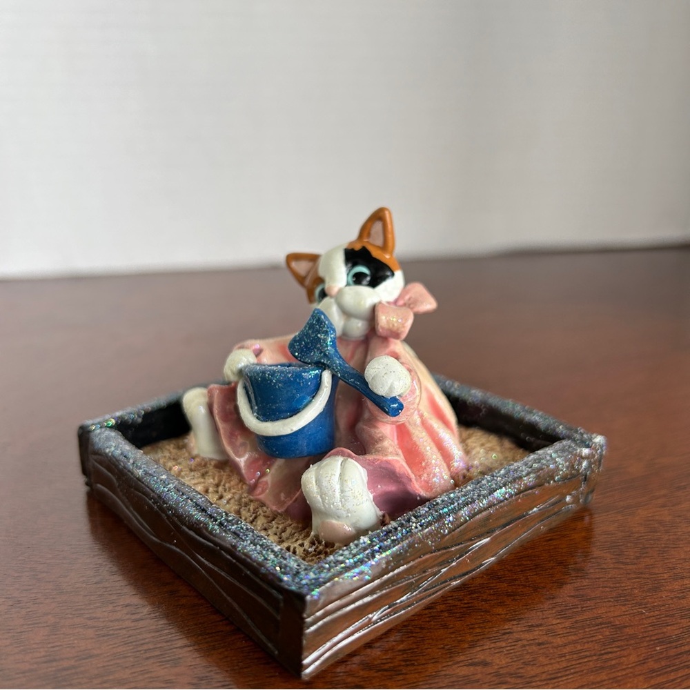 Calico Kitten In Sandbox Donna Little Kitt'in Littles by Enesco Figurine 1998